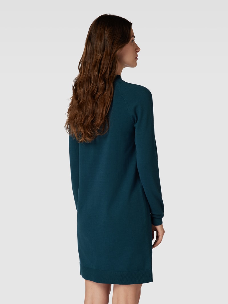 Knielanges Strickkleid mit kleinem Stehkragen in petrol