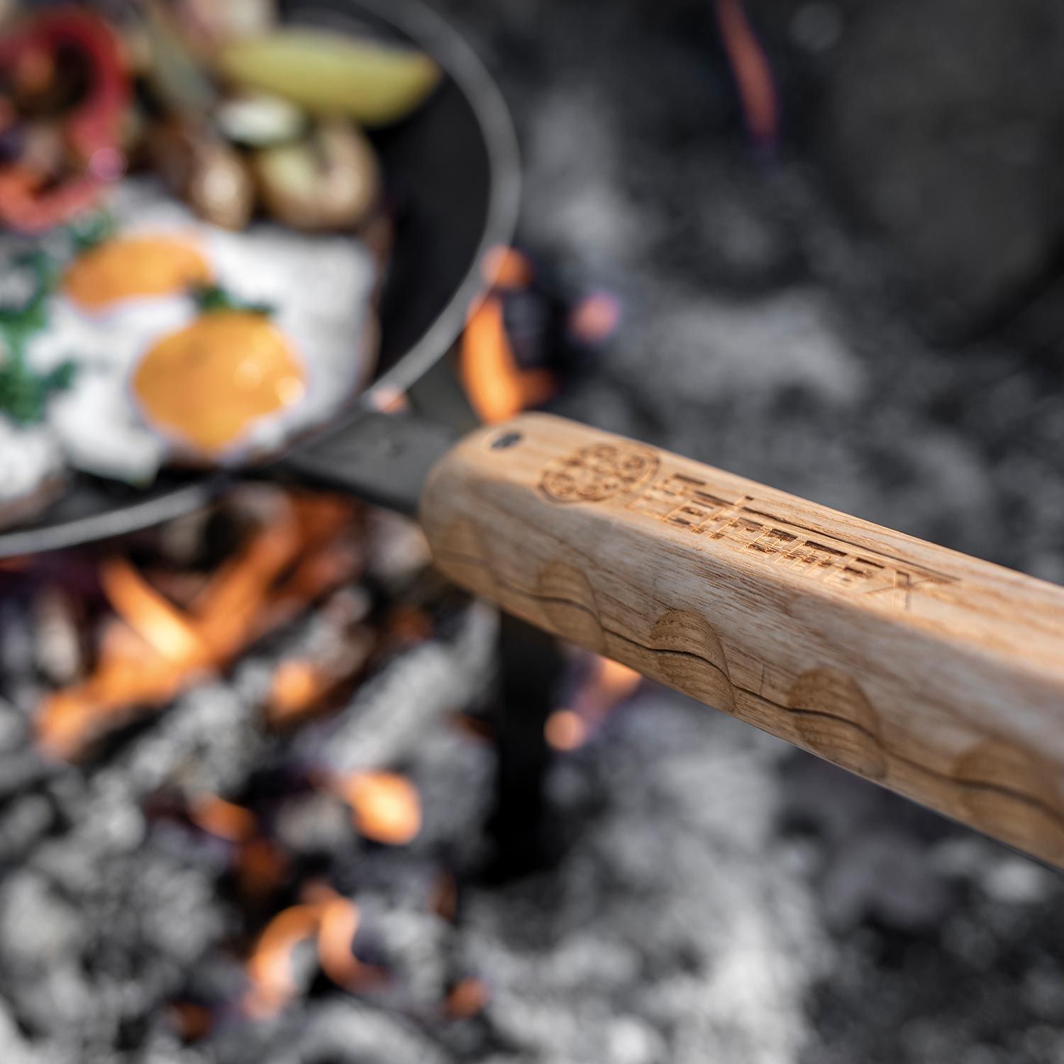 Holzgriff für Schmiedeeiserne Pfannen
