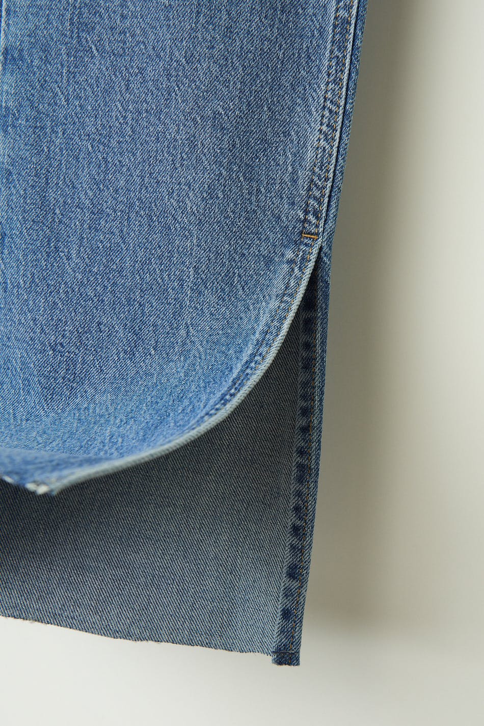 High waist slit jeans