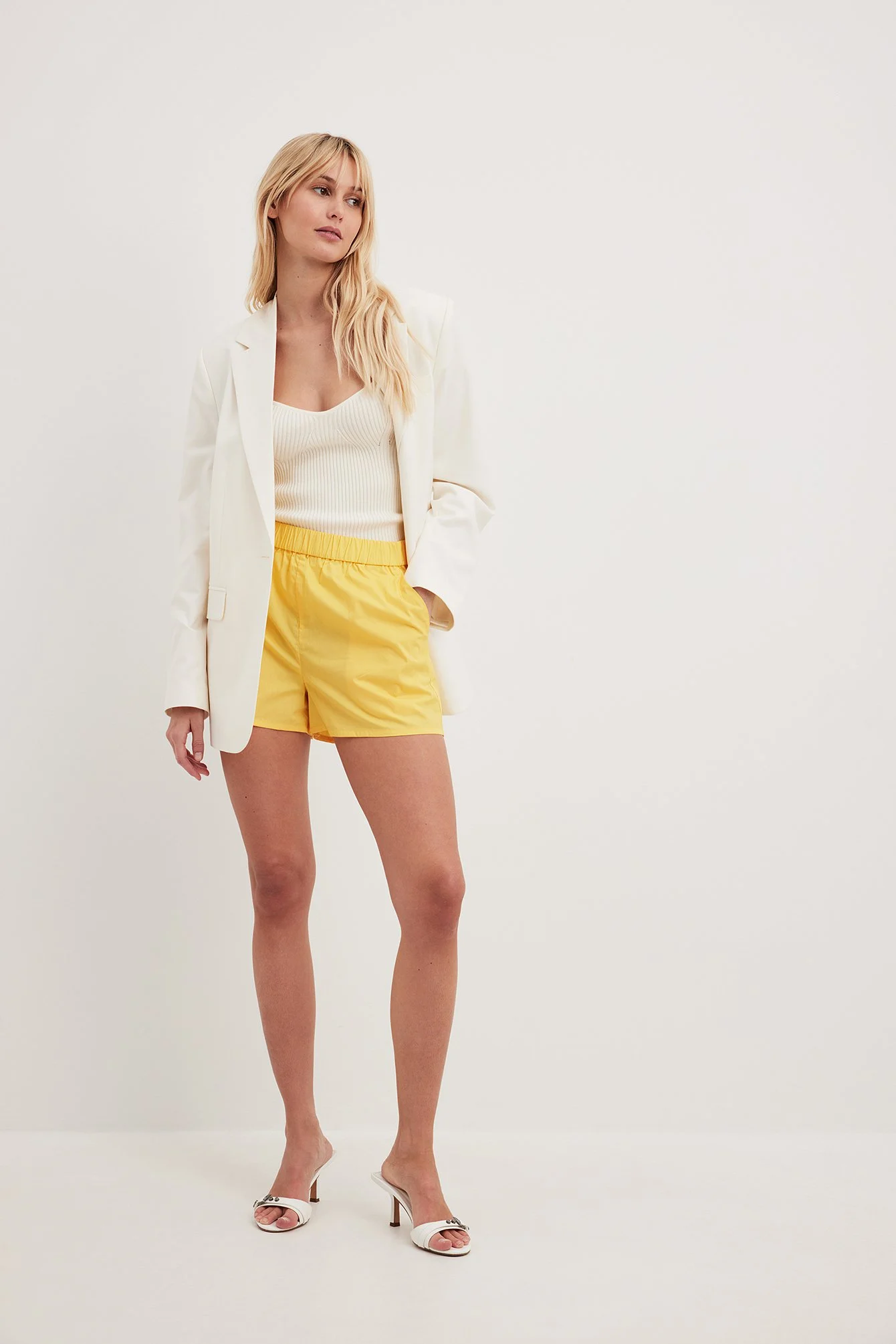 Shorts mit elastischem Taillenbund