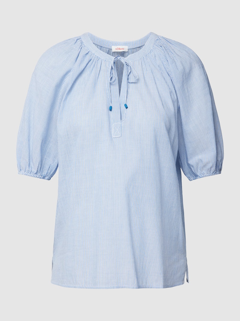 Bluse mit Schlüsselloch-Ausschnitt mit Schnürung Modell 'Bauern' in hellblau