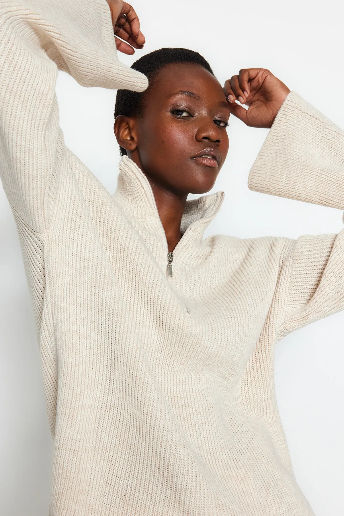 Trendyol Collection  Stone Wide Pattern Strickpullover mit hohem Kragen und Reißverschluss TWOAW24KZ00507