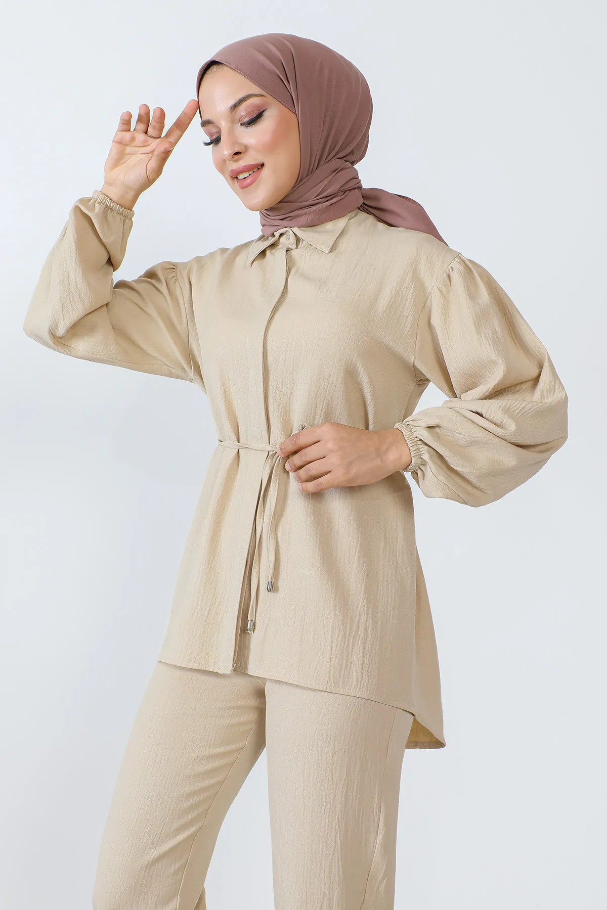 Tesettür Dünyası  Taillenseil-detaillierter Doppelanzug TSD230922 Beige