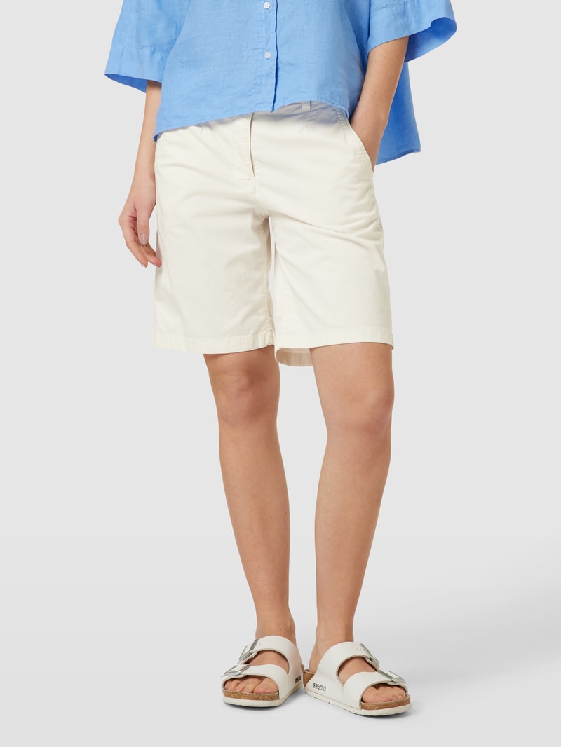 Bermudas mit französischen Eingrifftaschen in offwhite