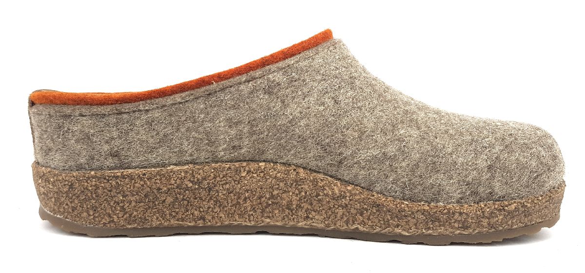 Haflinger Grizzly Kris 711056 Braun 550 Torf