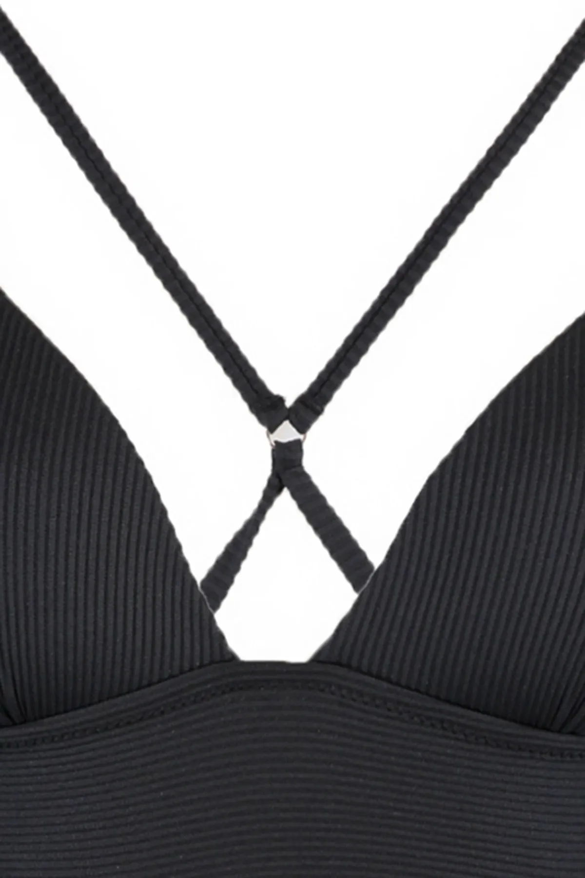 Trendyol Collection  Schwarzes, dreieckiges, strukturiertes Push-up-Bikinioberteil TBESS21BU0010