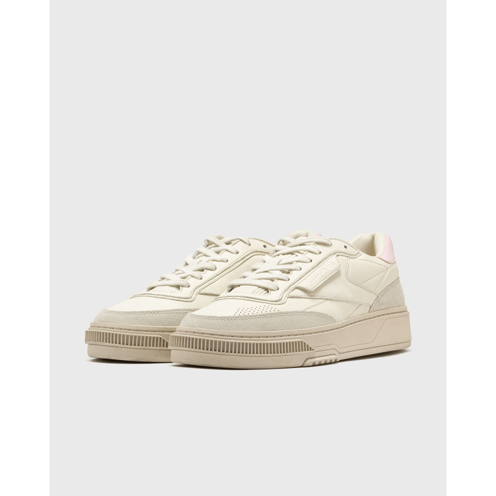 Reebok CLUB C LTD RMIA04DC99LEA0090130 / pink