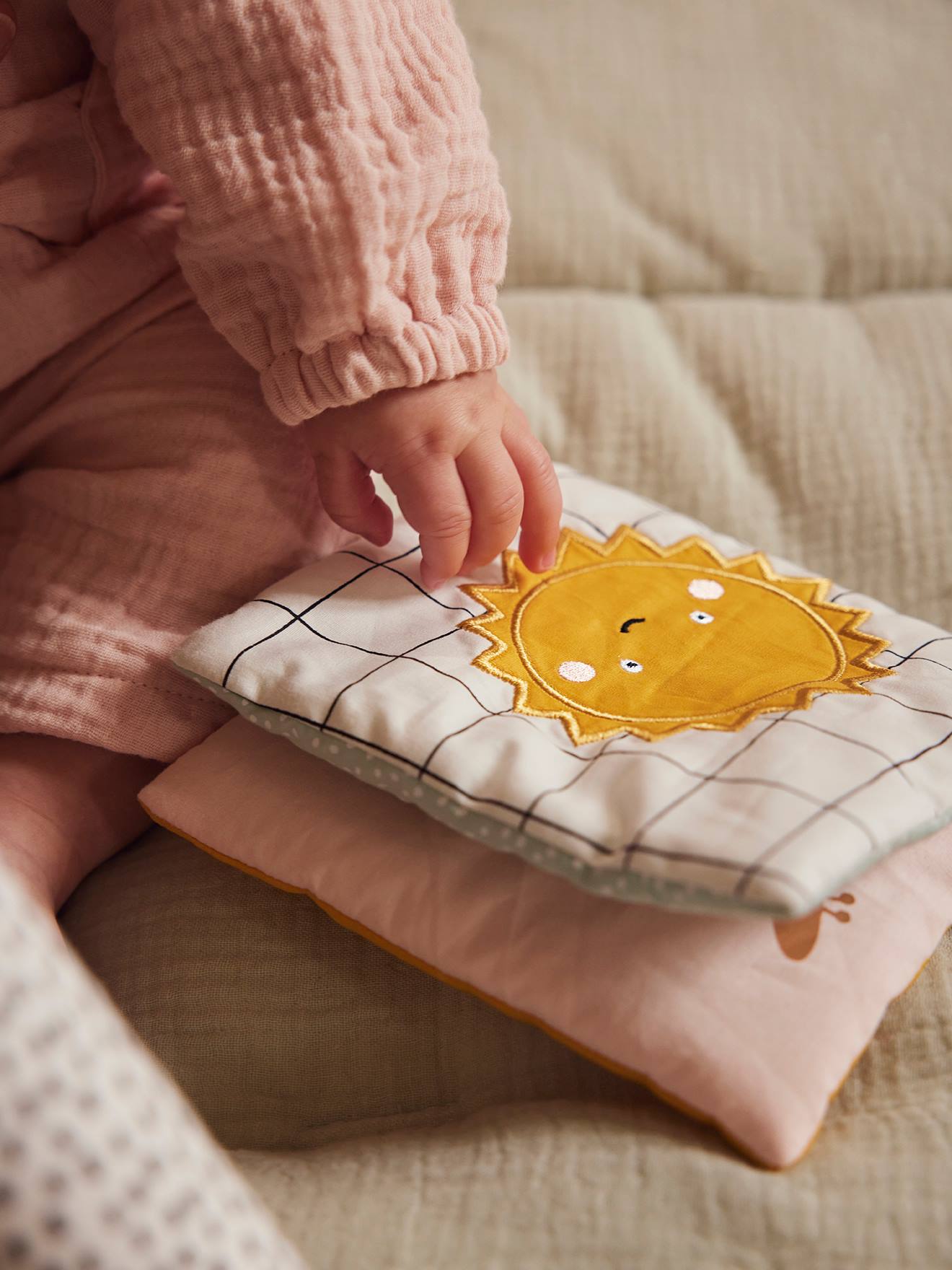 Vertbaudet Activity-Decke mit Spielbögen - koala mehrfarbig