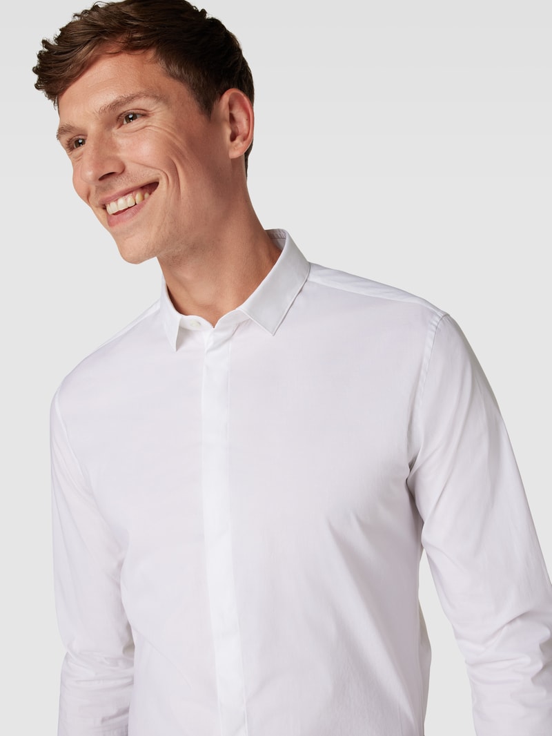 Slim Fit Business-Hemd mit verdeckter Knopfleiste in weiß