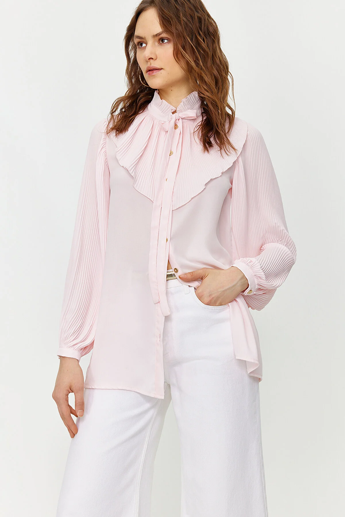 Trendyol Modest  Gewebtes Hemd aus Chiffon mit Puderrüschen TCTSS24TG00014