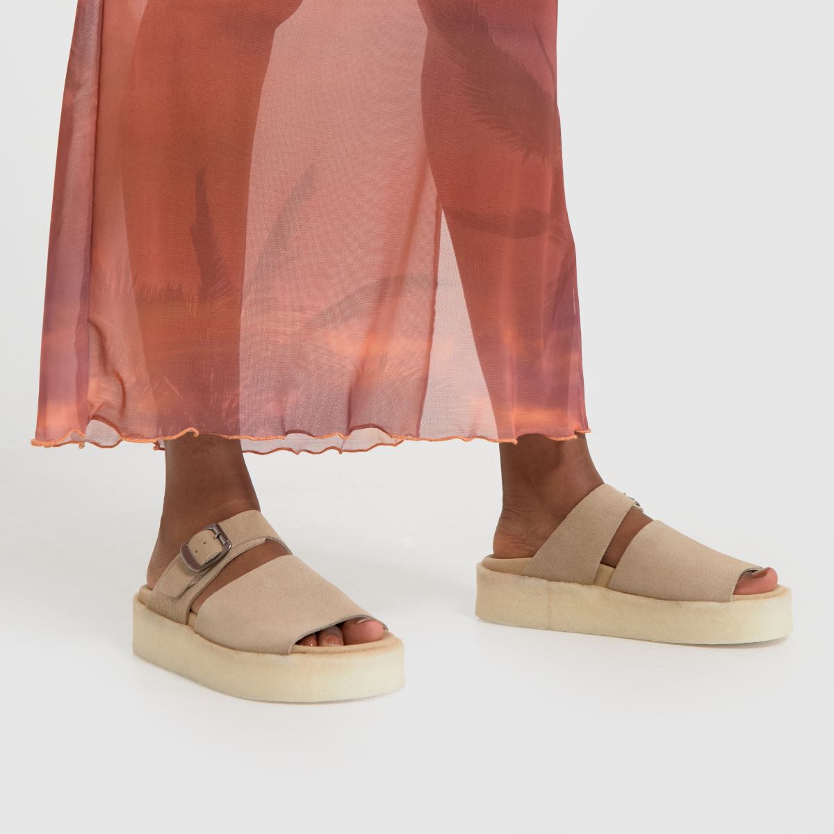 Clarks Originals – Beige sandaler i crêpe