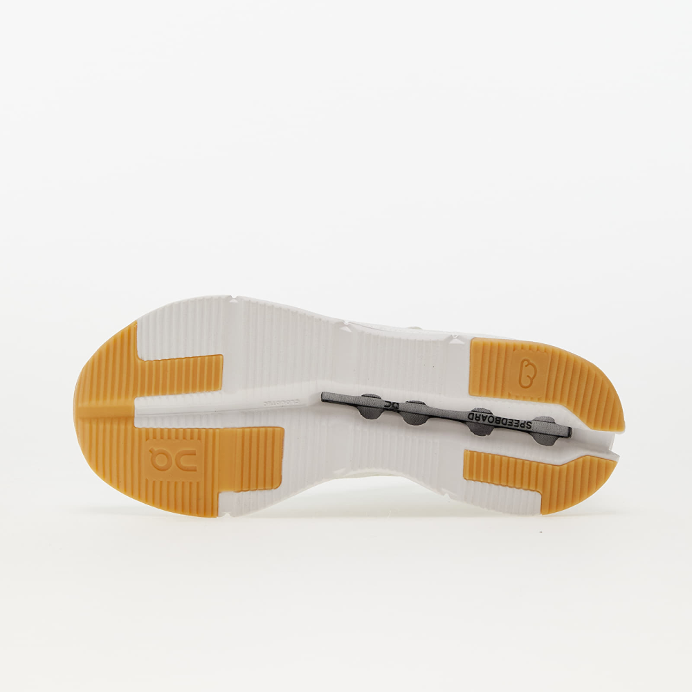 ON Cloudnova Undyed 77.98486 / weiss