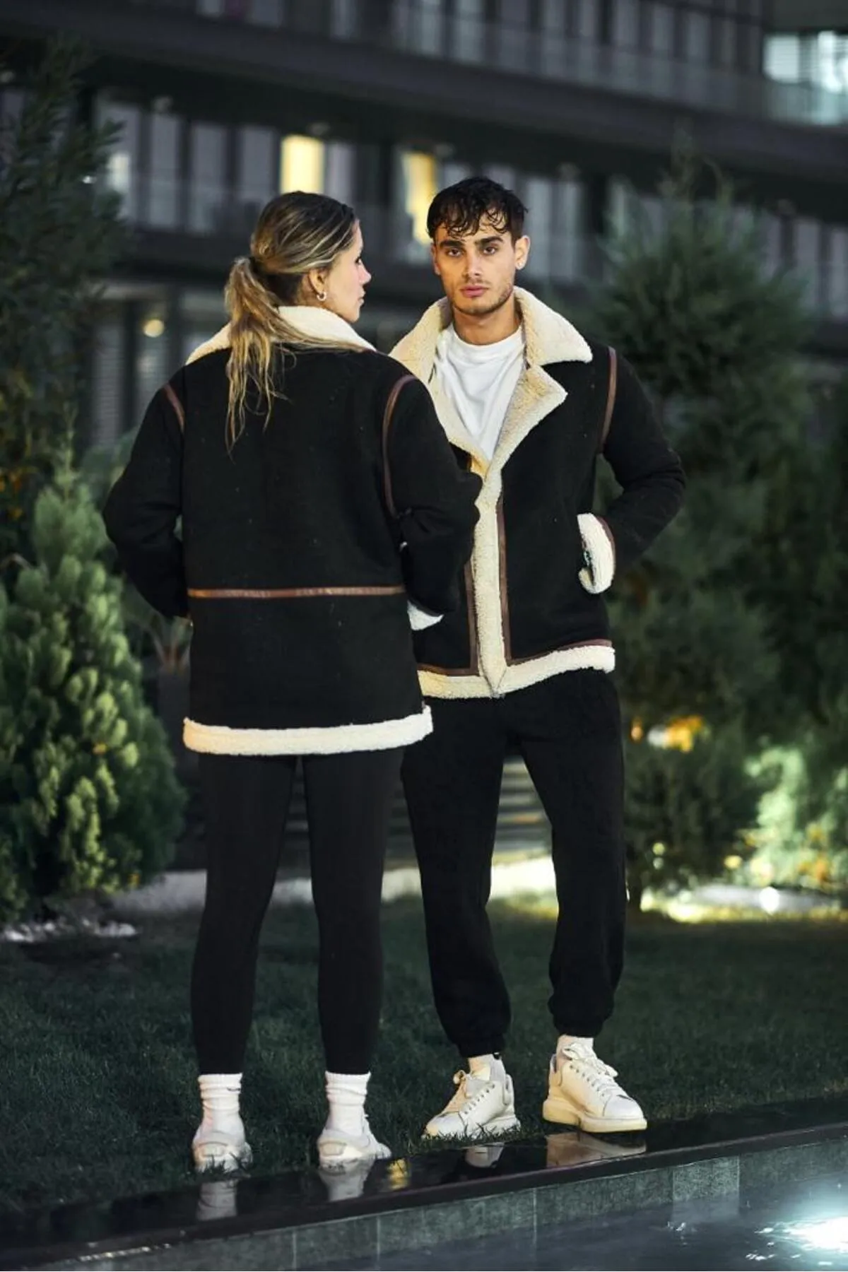 SONREİR  UNISEX-ULTRA-OVERSIZE-MANTEL MIT STICK-DETAIL