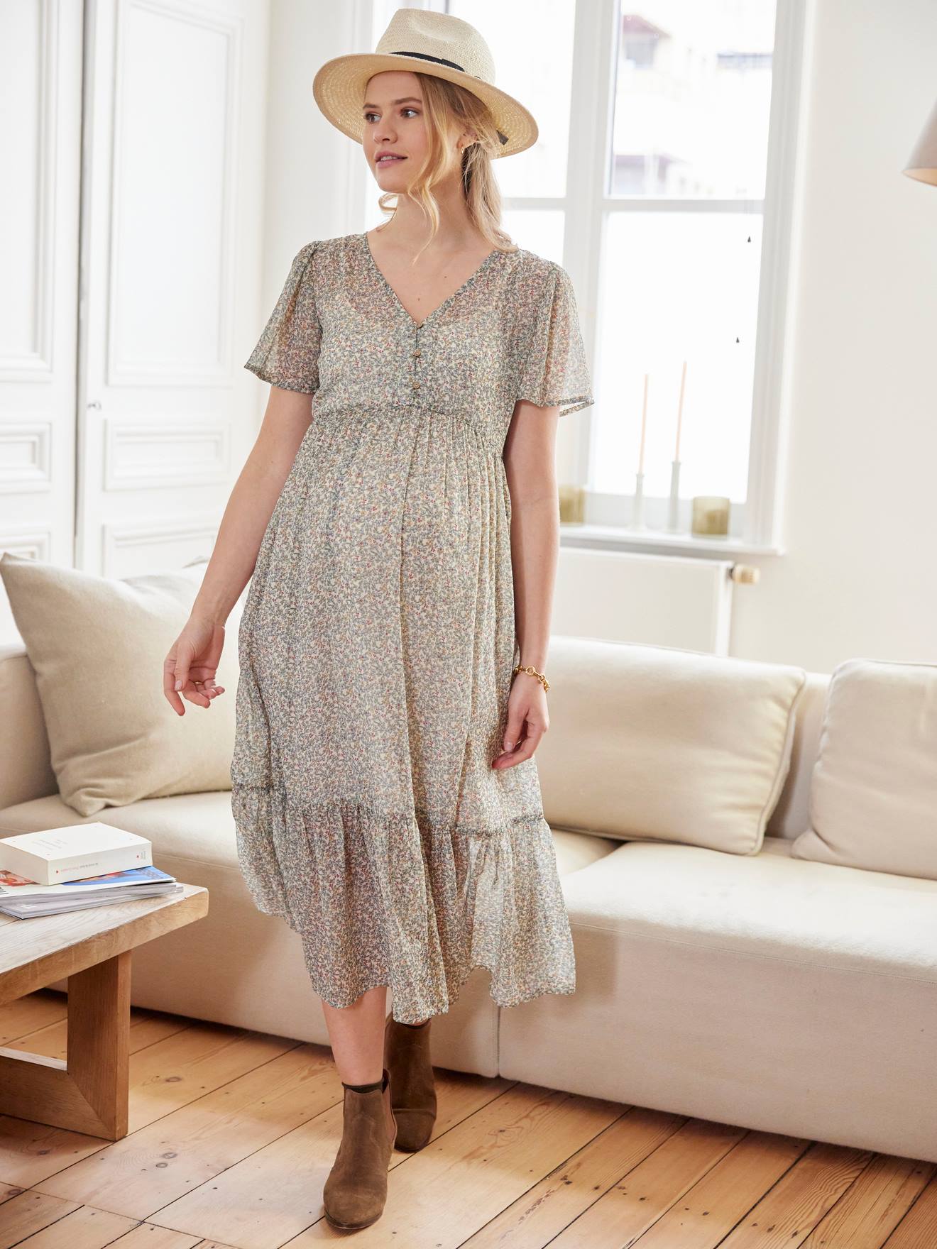 Robe longue volantée en crêpe imprimé grossesse et allaitement sable
