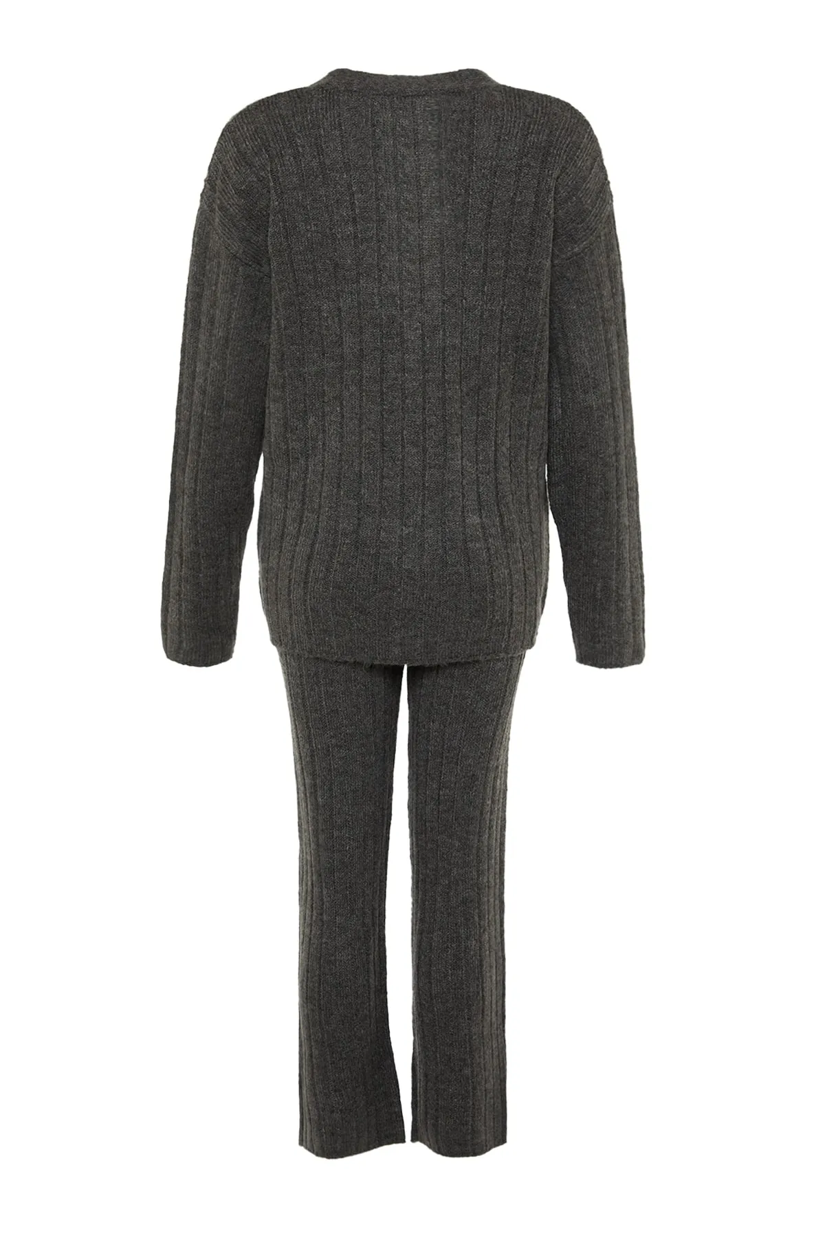 Trendyol Collection  Anthrazitfarbenes, weit geschnittenes Set aus Oberteil und Unterteil aus weicher Strickware TWOAW22AU0128
