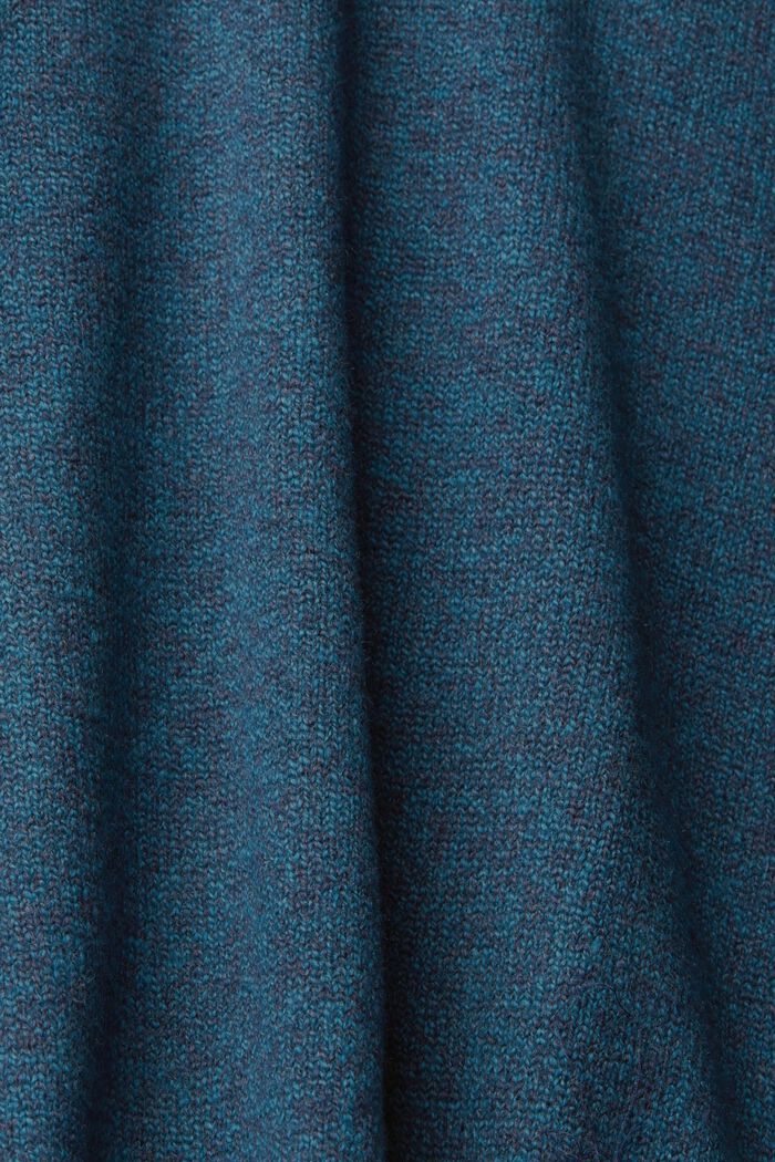 Zweifarbiger Strickpullover mit V-Ausschnitt
