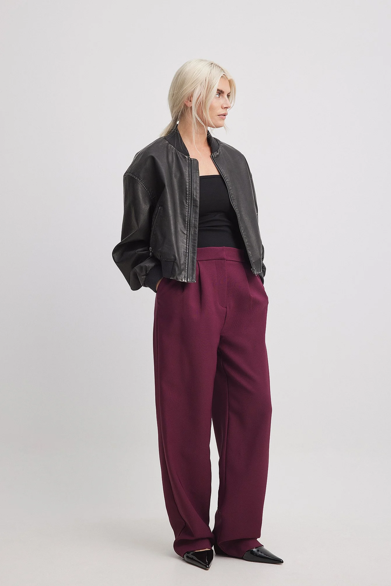 Recycelte plissierte Anzughose mit hoher Taille