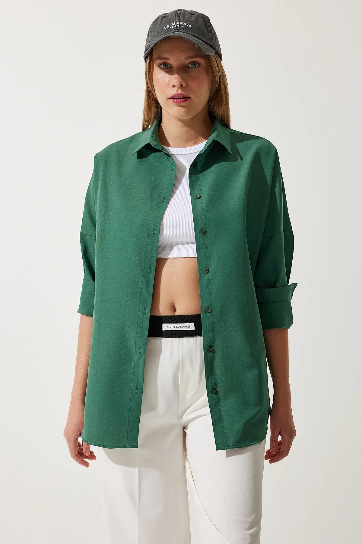 Happiness İstanbul  Smaragdgrünes, langes Basic-Shirt für Damen in Übergröße 3900 DD00842
