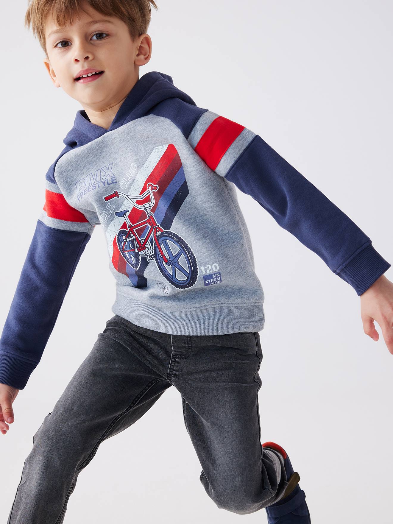 Sweat à capuche motif graphique manches raglan garçon noix de pécan