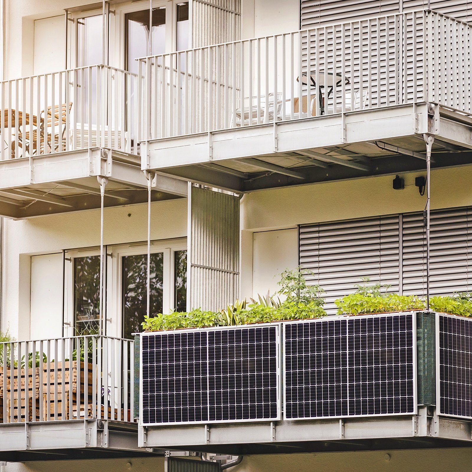 SUNNIVA Solaranlage Balkonkraftwerk 830W, 600,00 W, Monokristallin, (BENY Wechselrichter, Solaranlage Komplettset mit 5m Anschlusskabel für Schuko Steckdose), Balkon Mini-PV Anlage genehmigungsfrei, steckerfertig