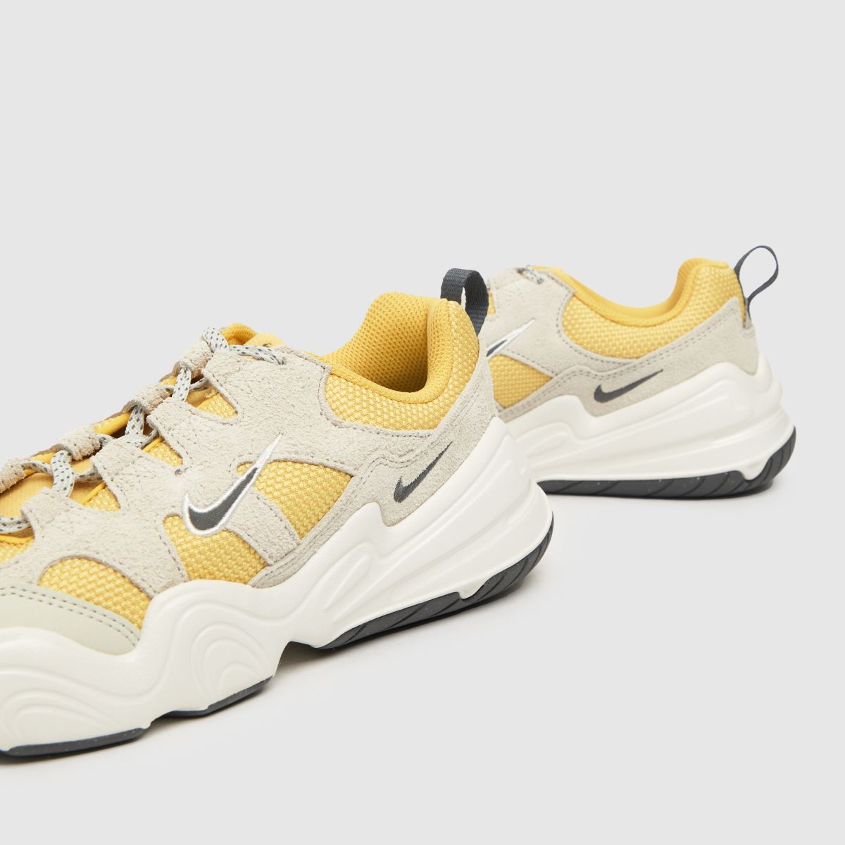 Nike Tech Hera – Stenfärgade flerfärgade träningsskor