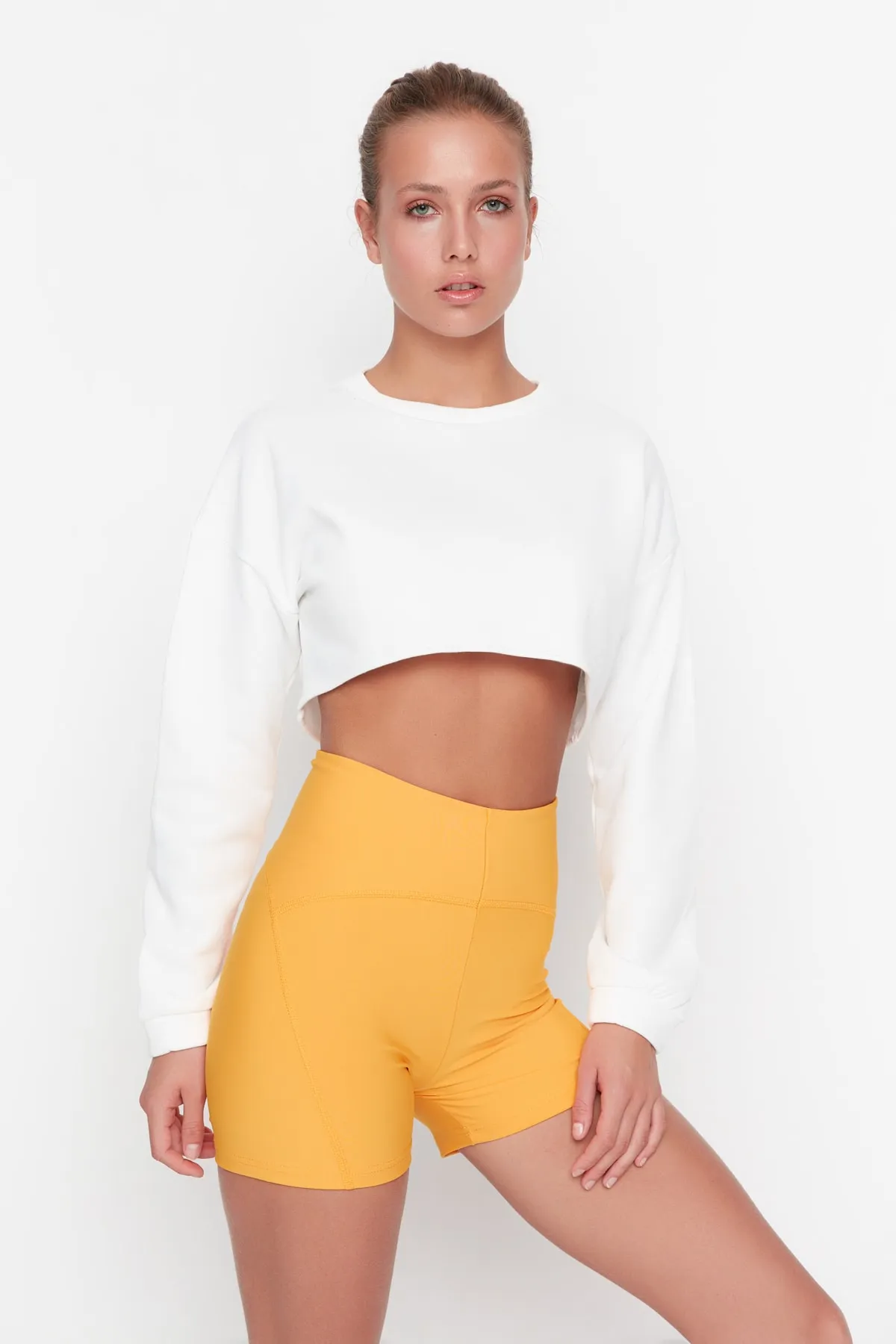 Trendyol Collection  Apricot Restorer Strick-Sportshorts/kurze Leggings TWOSS21SR0545