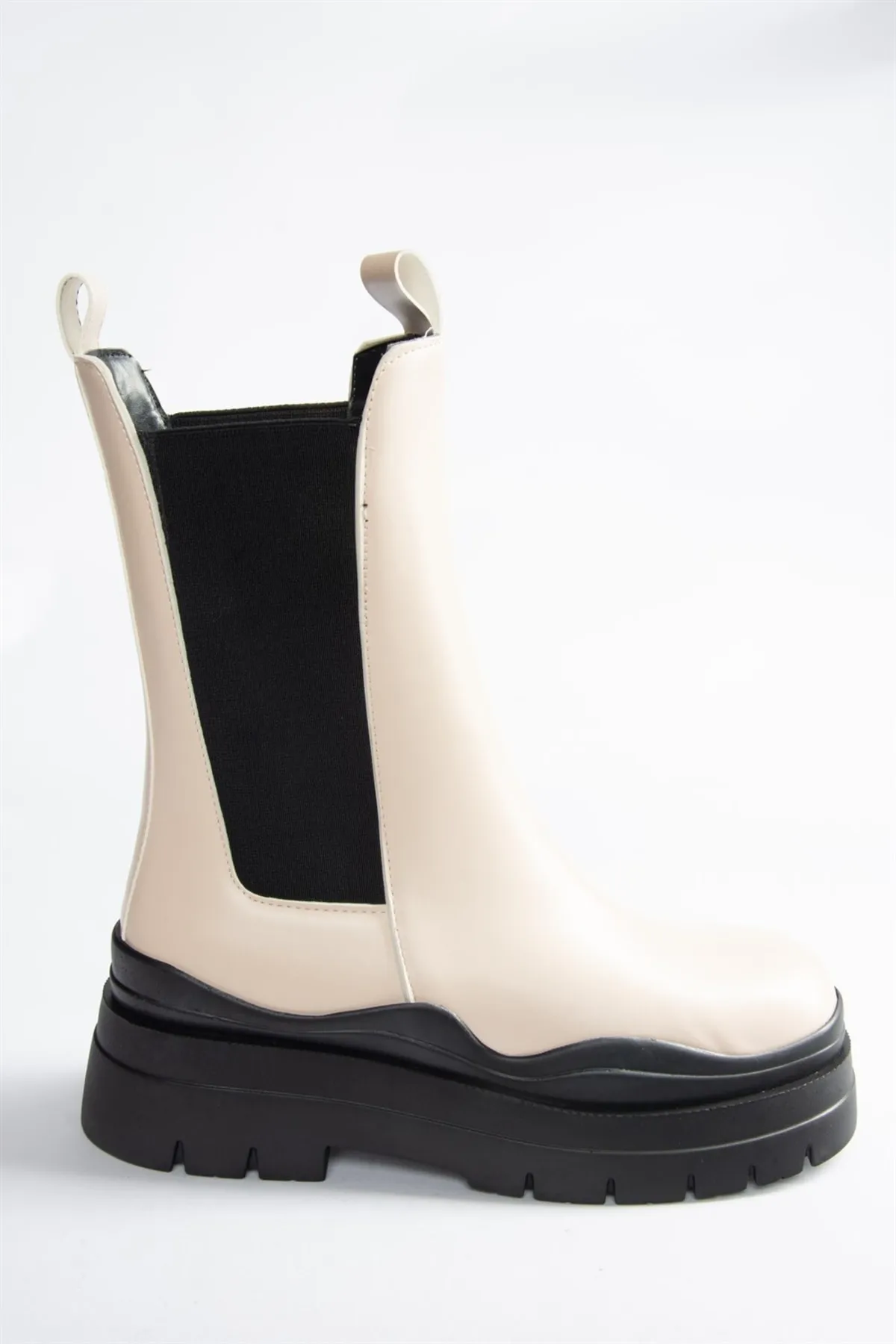 Fox Shoes  Beigefarbene Daily-Damenstiefel mit dicker Sohle N280420009