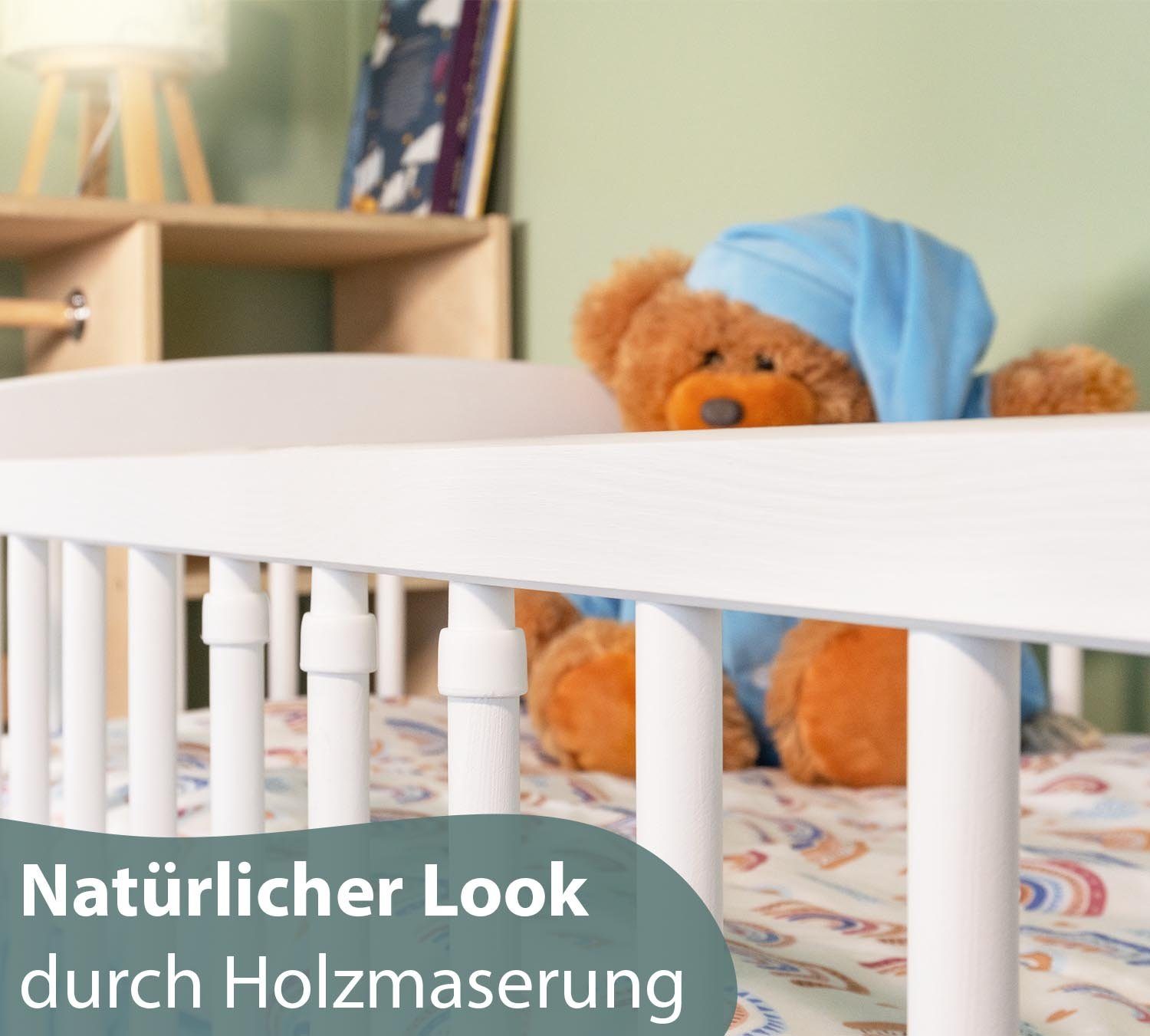 Alcube Babybett Emmi I Entdecken Sie unser Babybett - perfekt für Ihr Baby! BESTSELLER, 60x120 cm aus Kiefernholz inkl. Lattenrost und Rausfallschutz