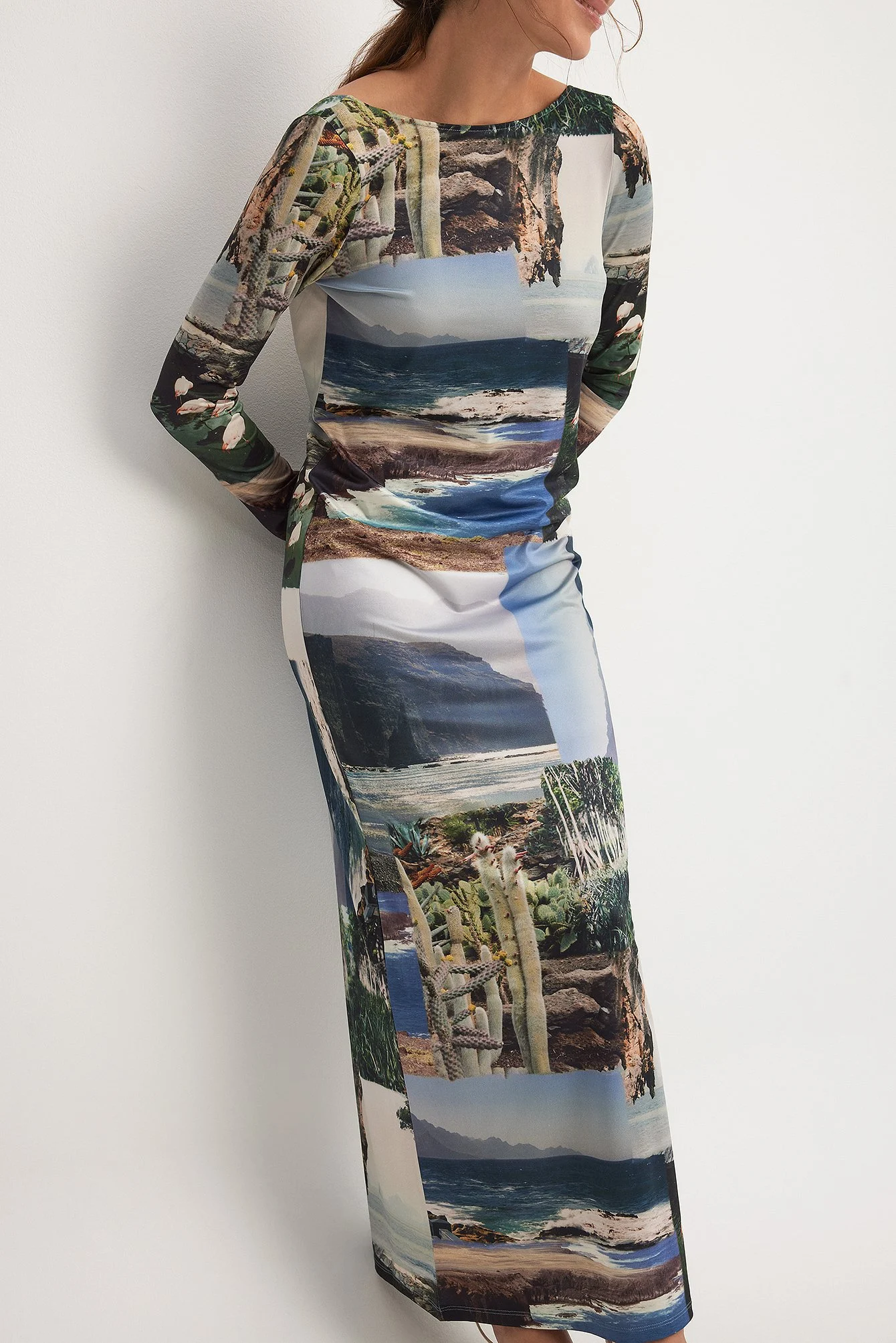 Langärmliges Maxikleid mit fotografischer Collage