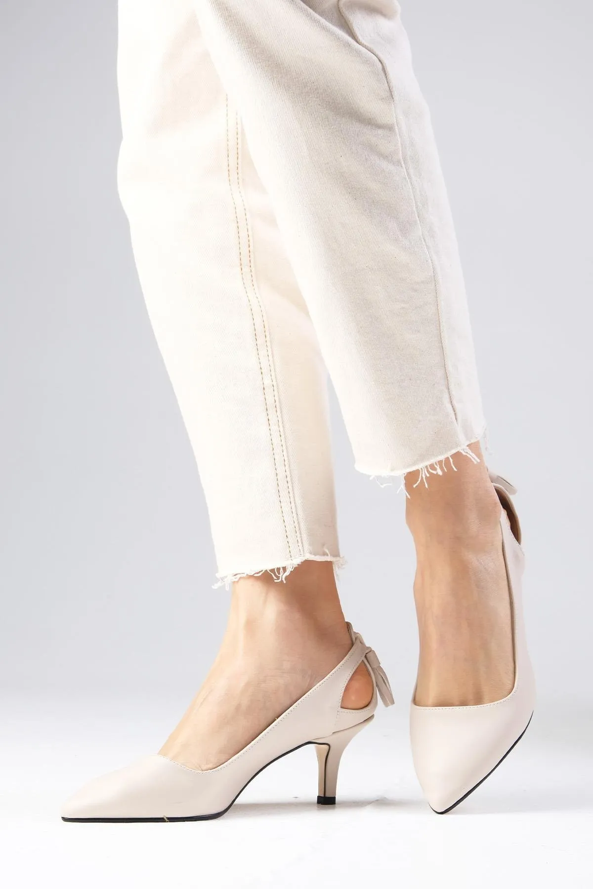 Mio Gusto  Beigefarbene Damenschuhe mit niedrigem Absatz