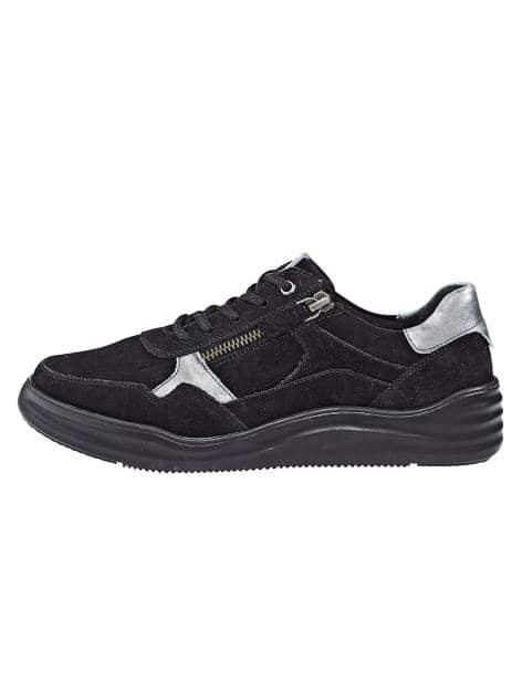 Sneaker in harmonischer Farbkombination