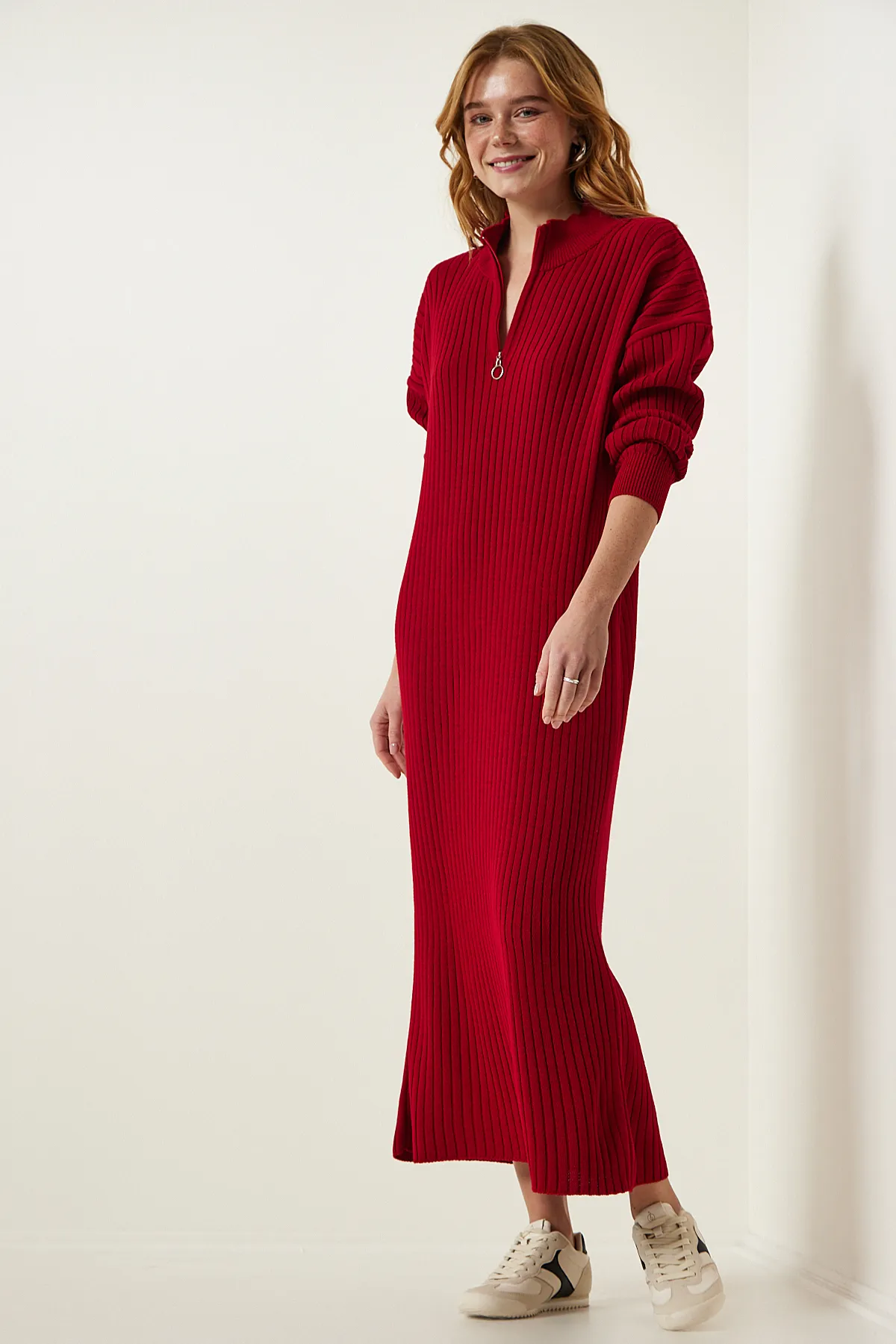 Happiness İstanbul  Rotes, geripptes Oversize-Strickkleid für Damen DD01251