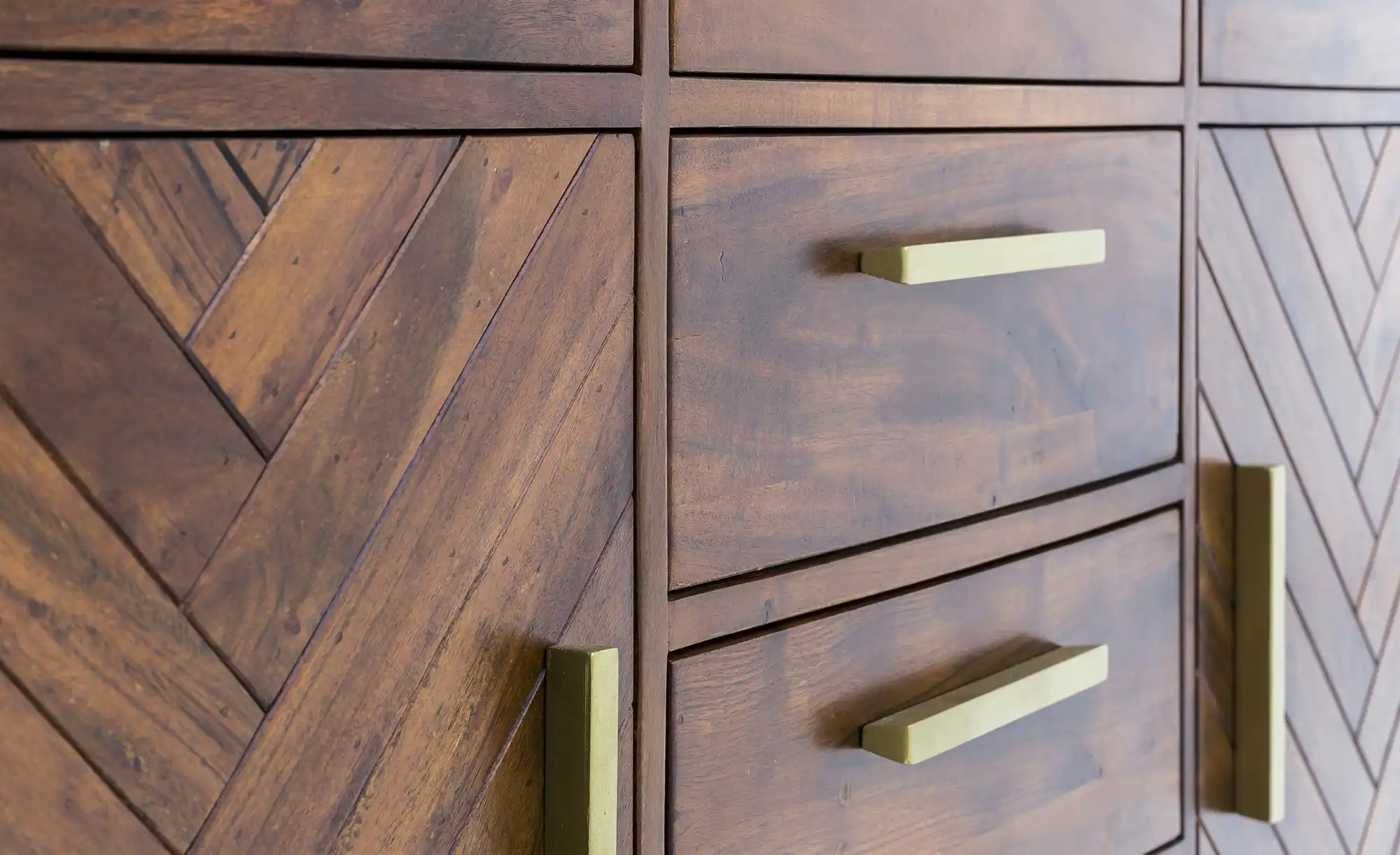 Sideboard aus Massivholz
