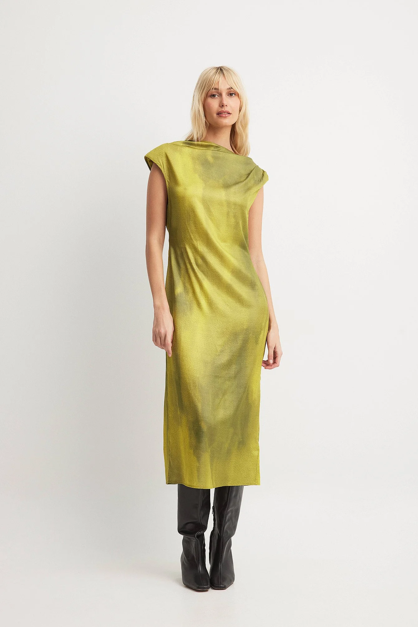 Midikleid mit Trichterausschnitt und offenem Rücken