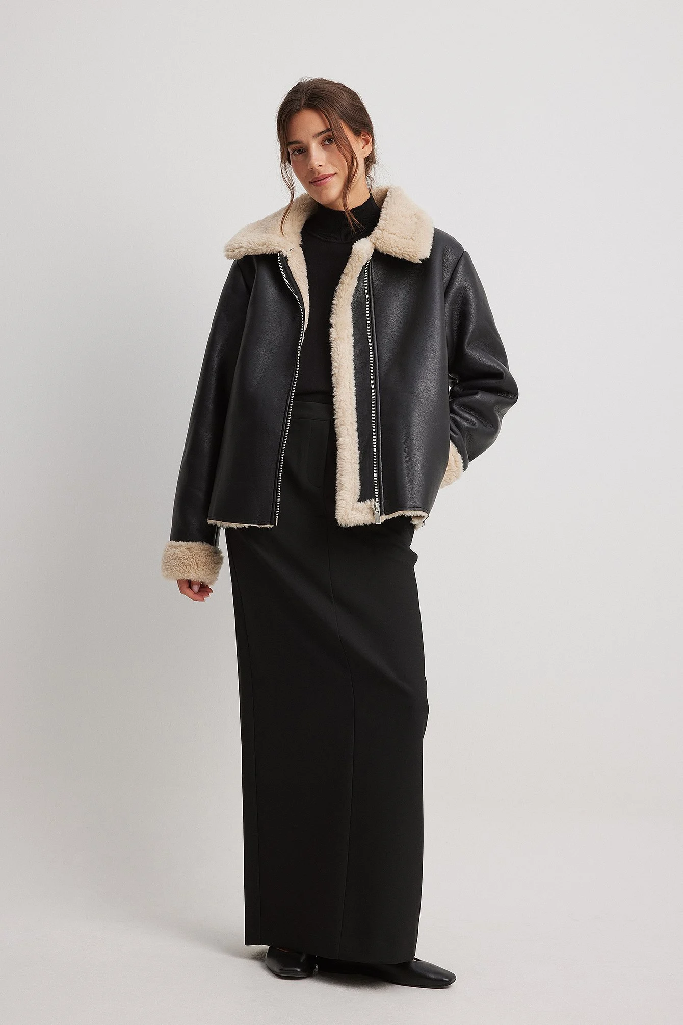 Kurze PU-Jacke aus Teddystoff