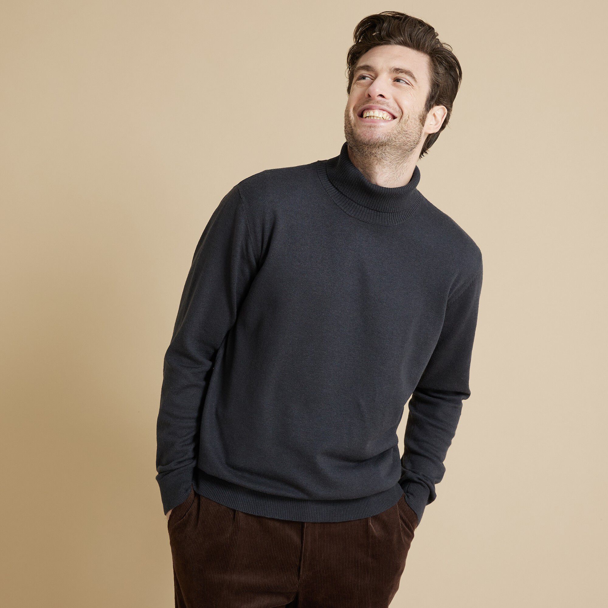Pull col roulé en laine mélangée