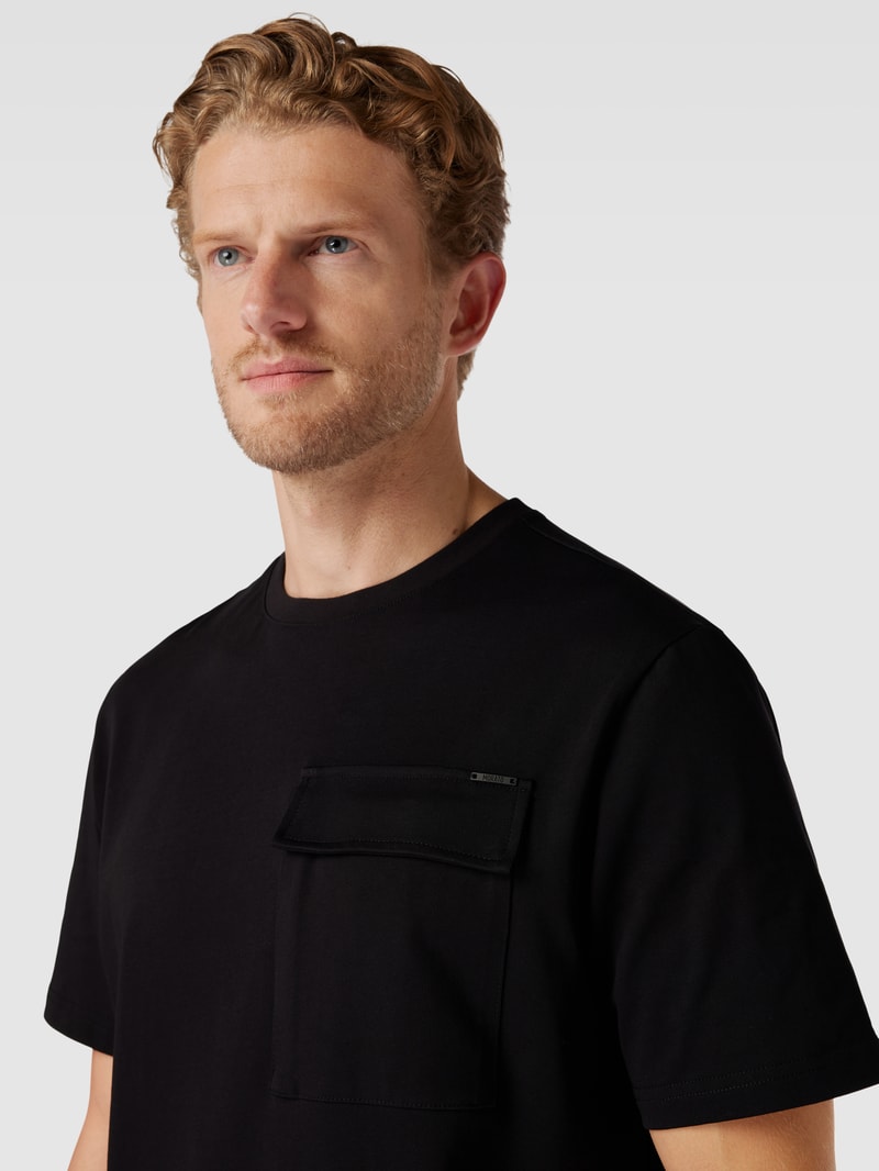 T-Shirt mit Brusttasche in schwarz