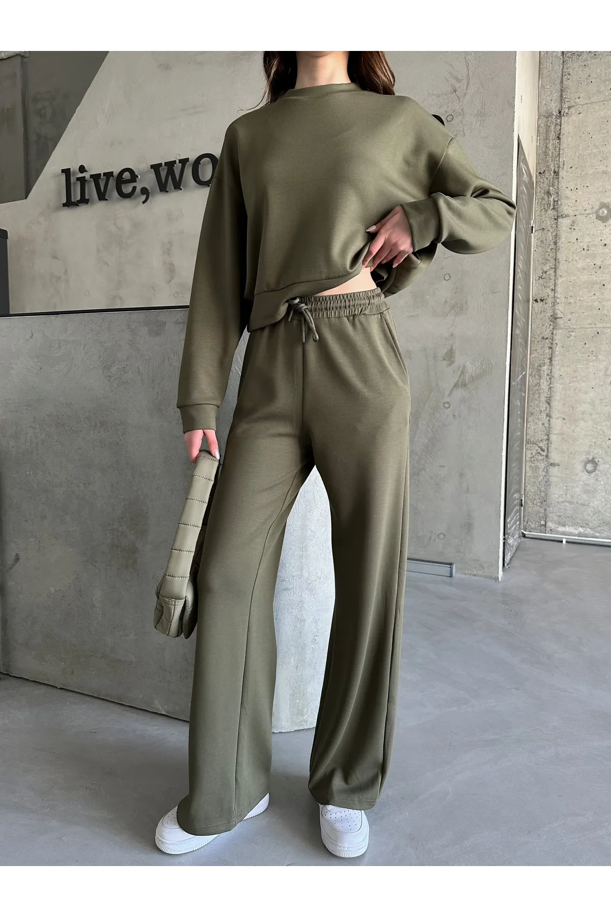Laluvia  Khakifarbenes Sweat-Hosenset mit weitem Bein