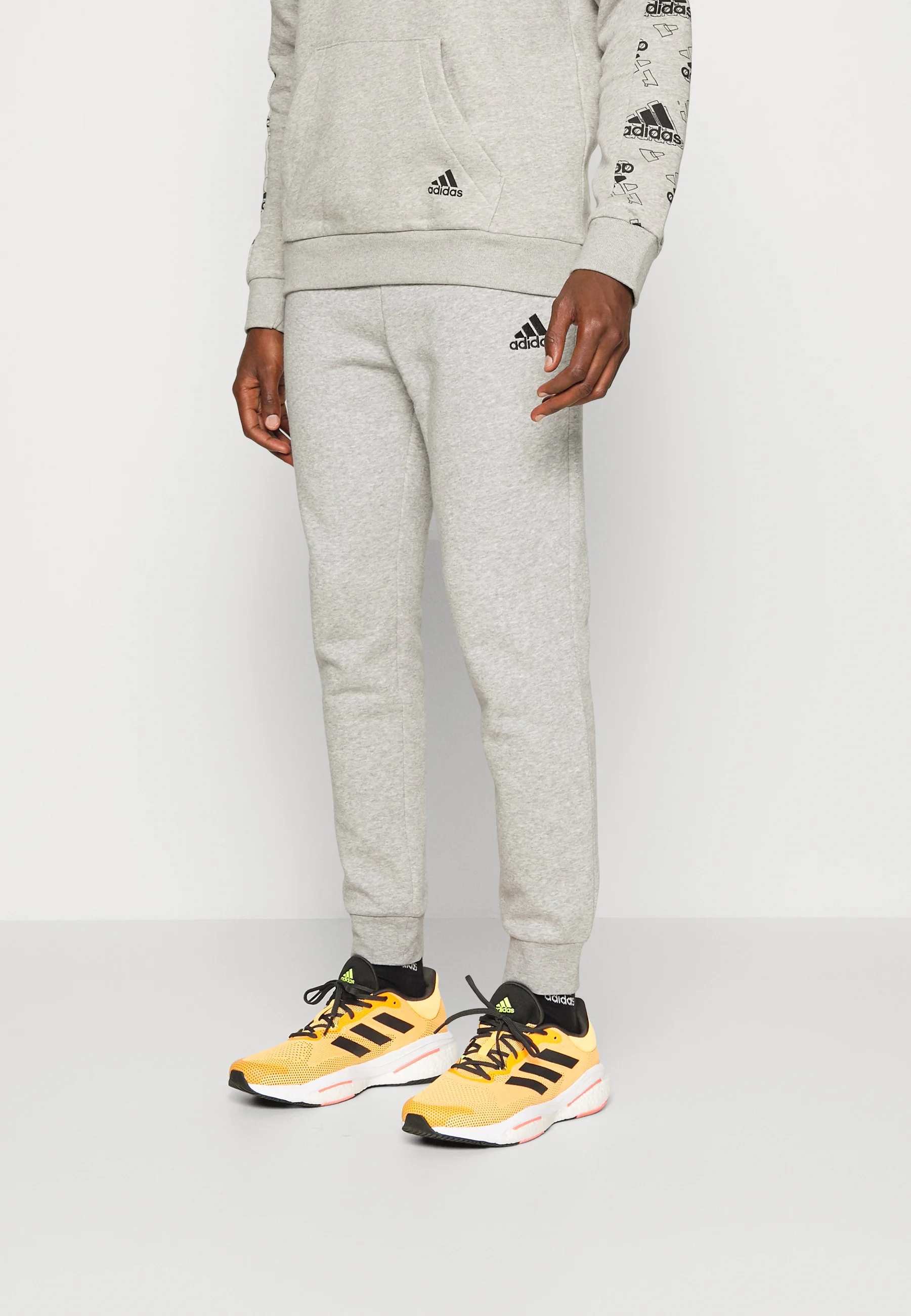 adidas Sportswear ESSENTIALS TAPERED - Pantalones de chándal