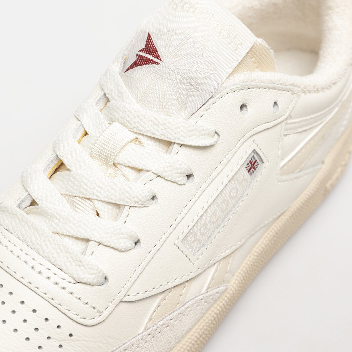 REEBOK CLUB C REVENGE VINTAGE Kremowy