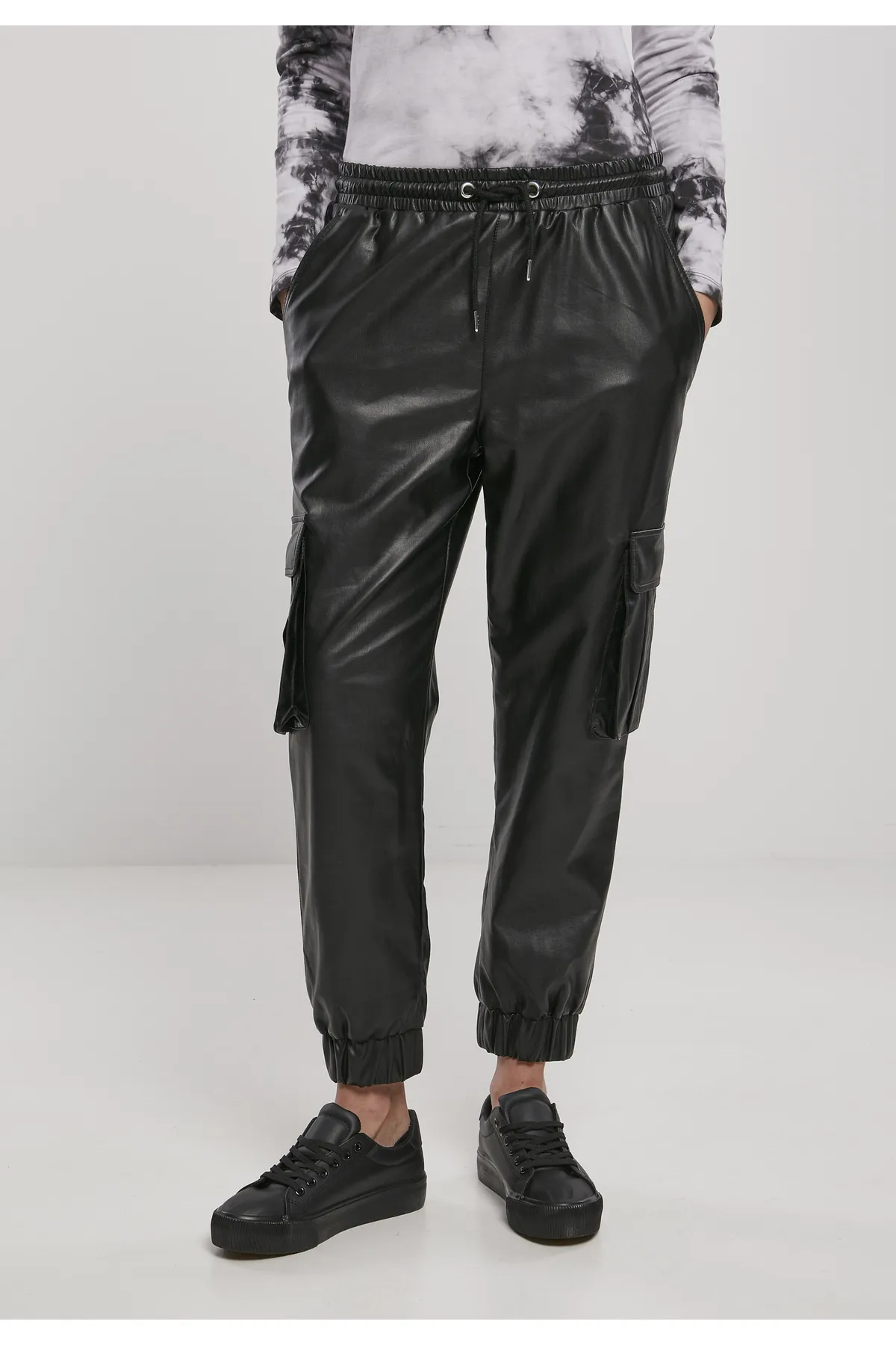 Urban Classics  Damen-Cargohose aus Kunstleder für Damen