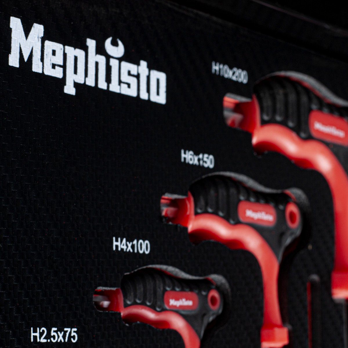 Mephisto-Tools Werkstattwagen, (fertig montiert und bestückt), 8 abschließbare Schubladen, je Schublade belastbar bis je 35 kg, 2 Schlüssel inkl., kugelgelagerte Rollen mit Gummierter Beschichtung, Werkzeug ist aus hochwertigem Chrom Vanadium Stahl,