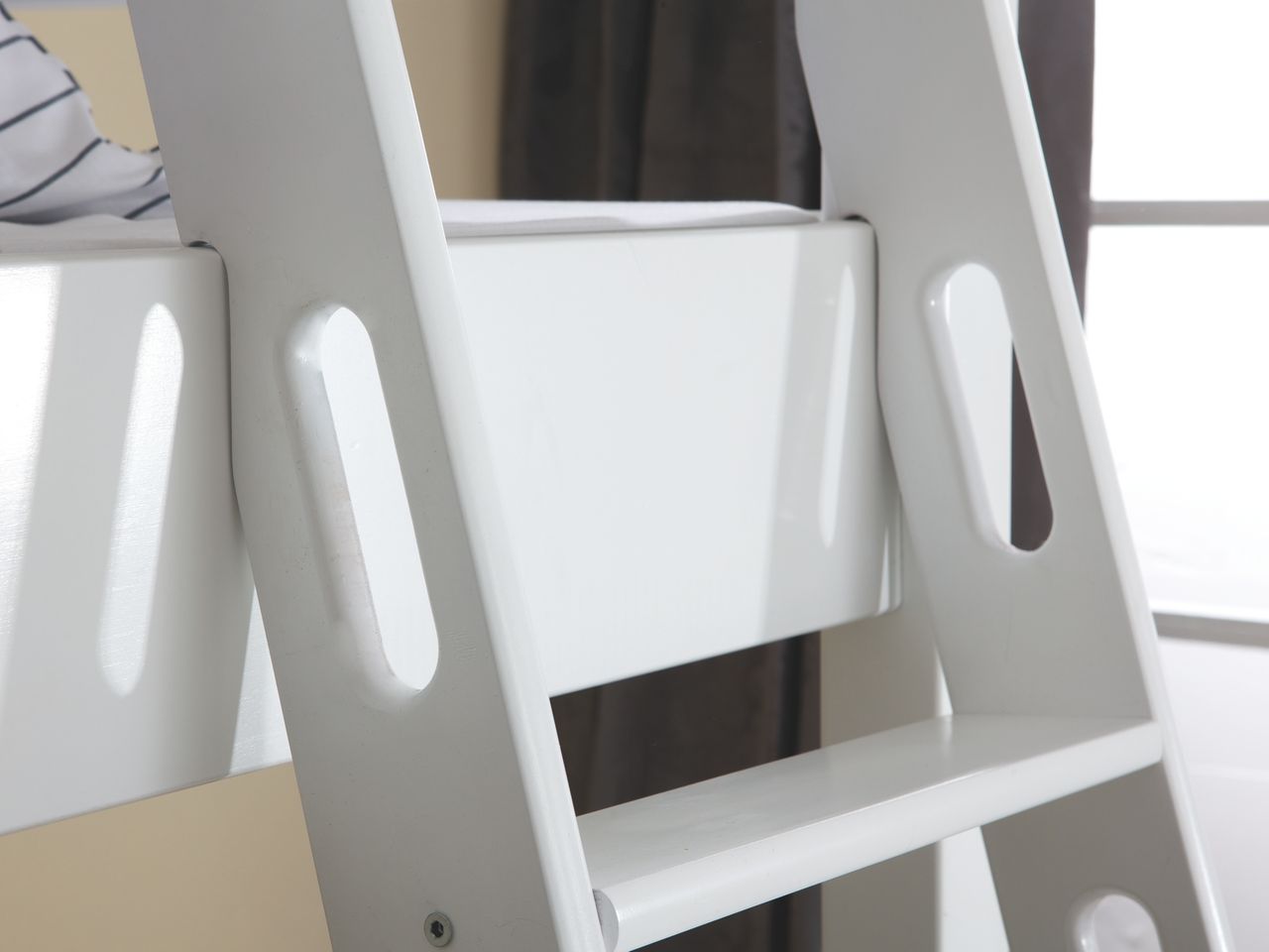 Relita Hochbett RENATE Buche massiv mit Schreibtisch, weiß lackiert