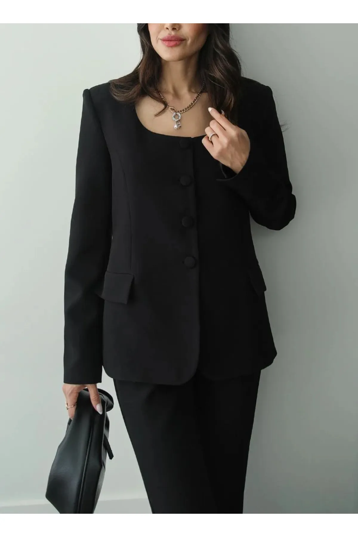 My Blog  Schwarzes Premium-Jacken-Hose-Set mit rundem Kragen