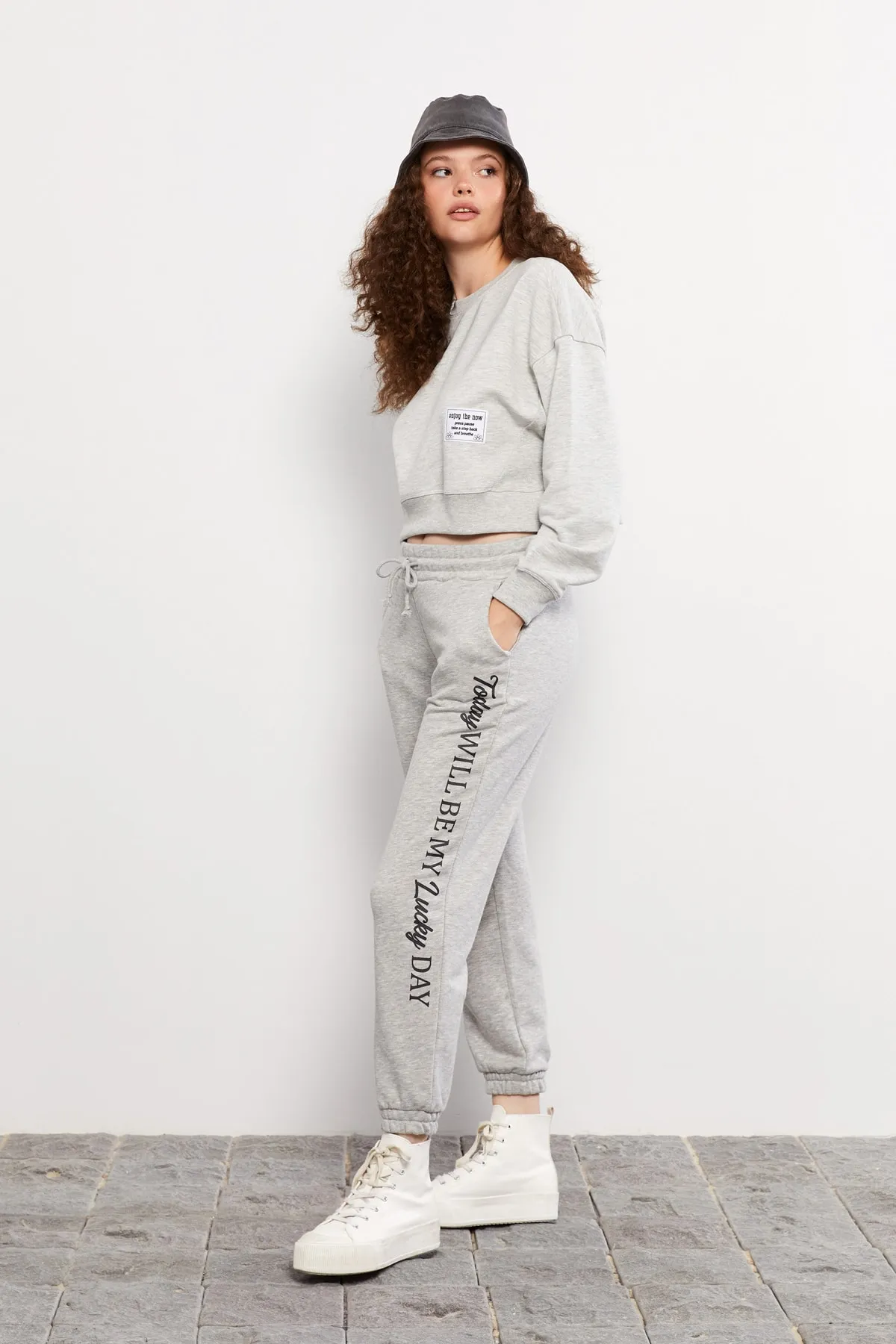 LC Waikiki  Jogginghose - Grau - Relaxed