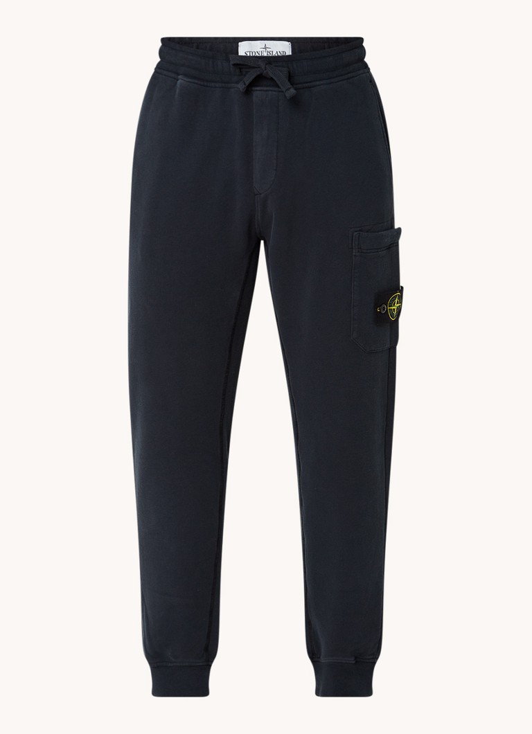 Stone Island 62620 sašaurinātas sporta bikses ar sānu kabatām un logotipu