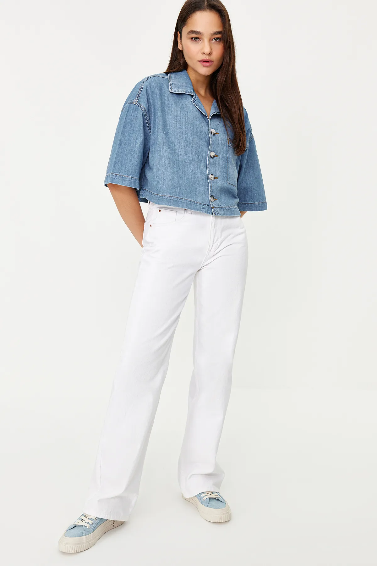 Trendyol Collection  Blaues Kurzarm-Jeanshemd TWOSS24GO00022