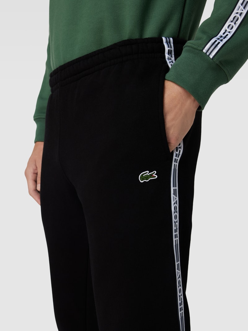 Sweatpants mit Label-Streifen Modell 'TAPE' in schwarz