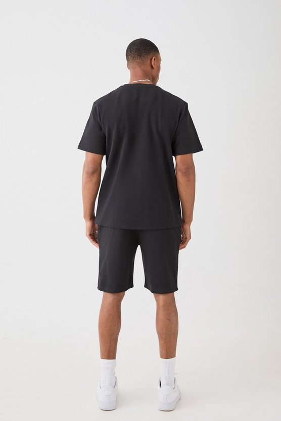 T-Shirt & Shorts