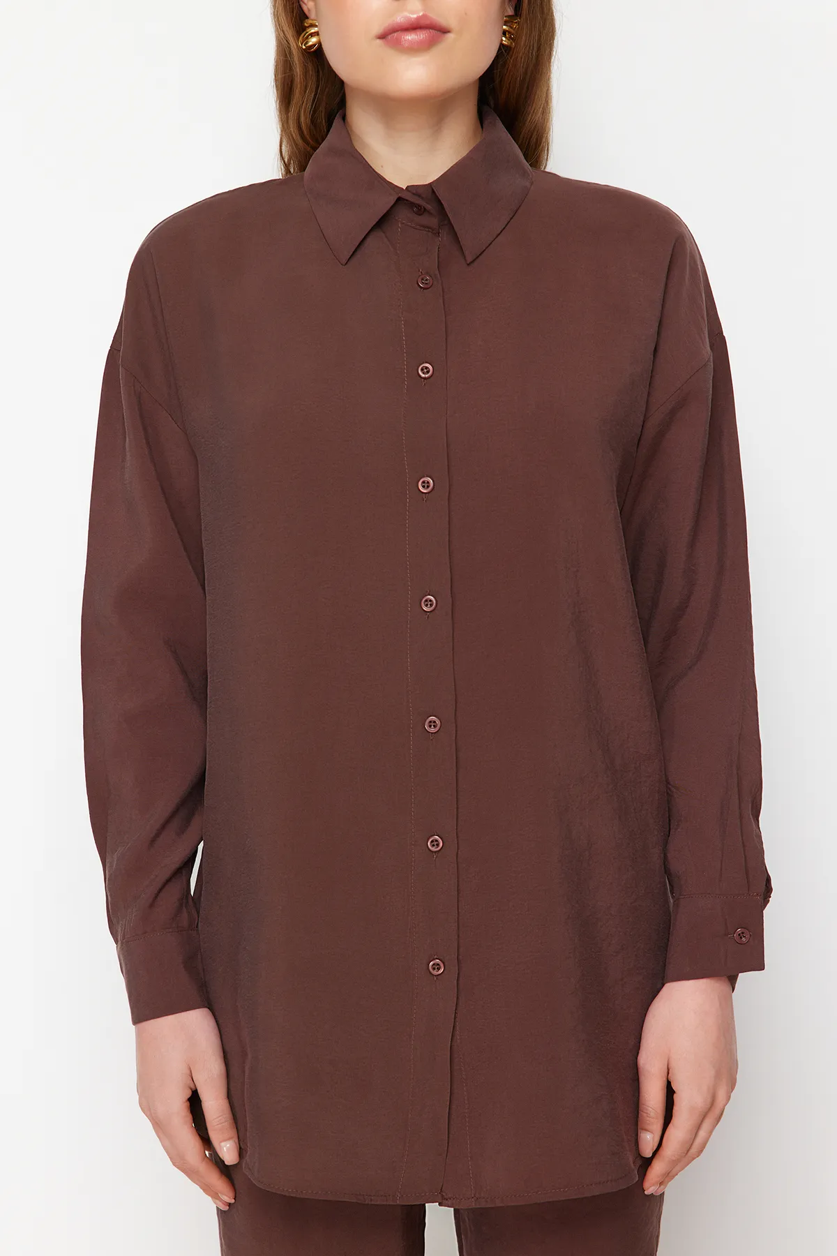Trendyol Modest  Braunes Modalgewebe-Set aus gewebtem Unterteil, Oberteil, Hemd und Hose TCTSS24US00058